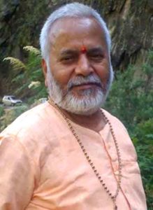 लड़कियों को फांस कर अय्याशी करने वाला धूर्त चिन्मयानंद 