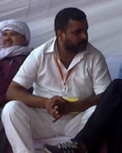 मीडिया सेंटर में बैठे भाजयुमो जिलाध्यक्ष कुलदीप वार्ष्णेय 