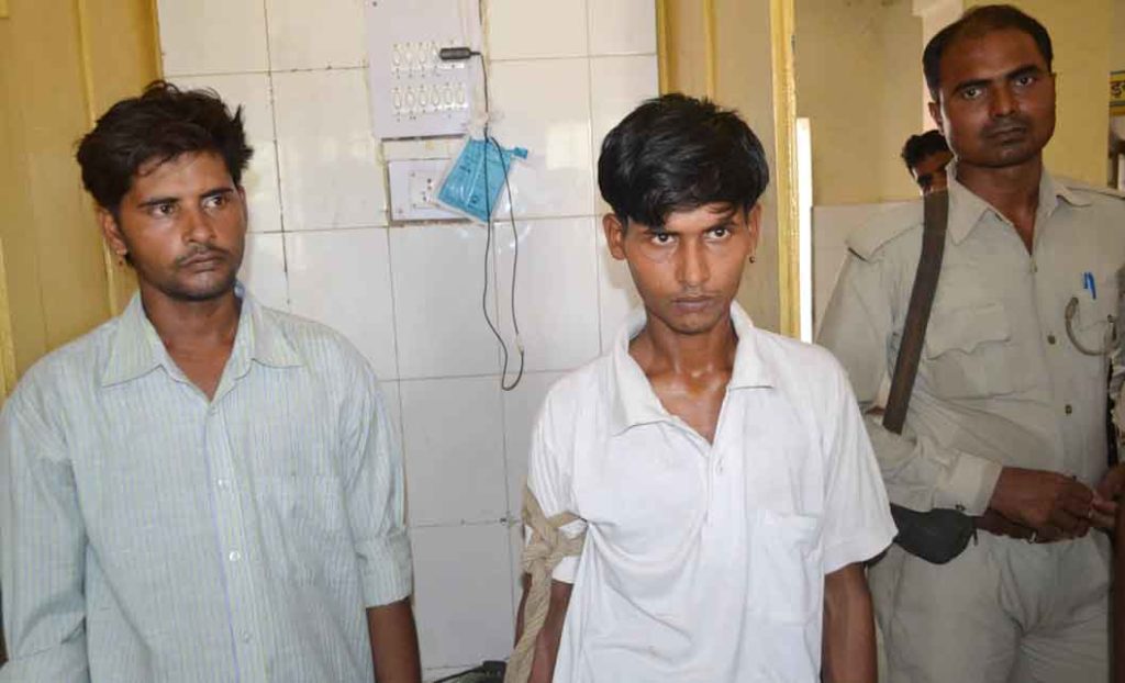 चचेरी बहनों को अगवा कर उनके साथ दुष्कर्म करने और उनके हत्यारोपी अवधेश यादव व पप्पू यादव 