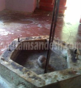 मंदिर के अंदर विराजमान शिवलिंग। 