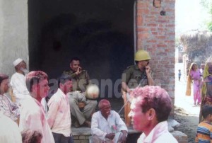 पिछली होली के अवसर पर लाउड स्पीकर बजने के दौरान तैनात पुलिस का फाइल फोटो। 