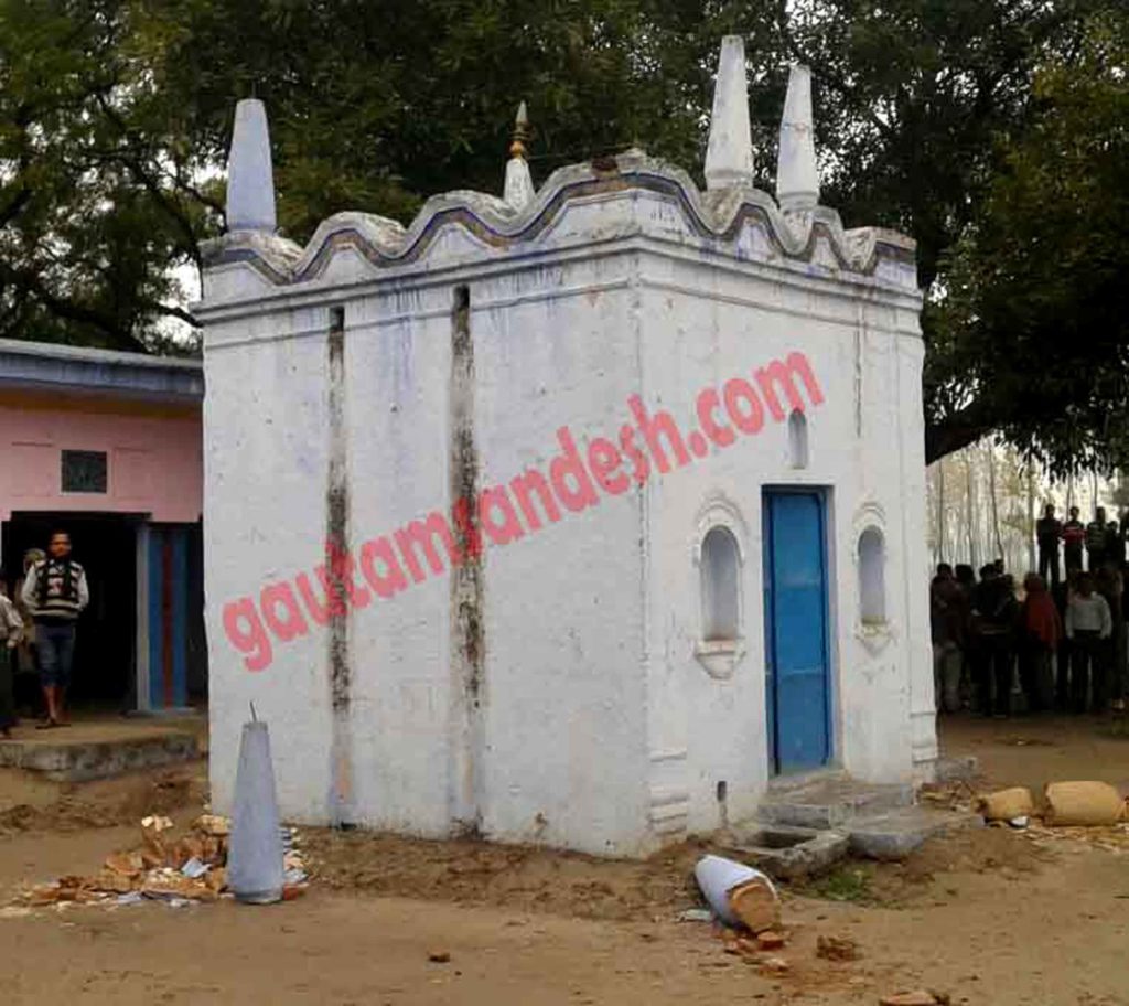 गाँव खुनक का क्षतिग्रस्त मंदिर।