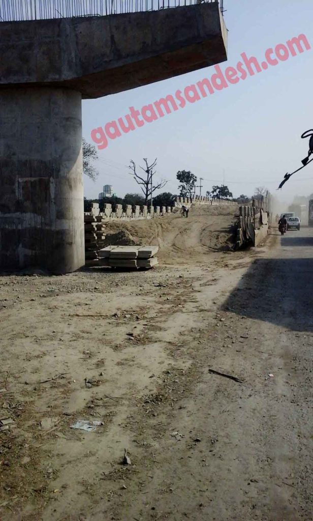 बरेली-मुरादाबाद हाईवे पर अधबना फ्लाईओवर।
