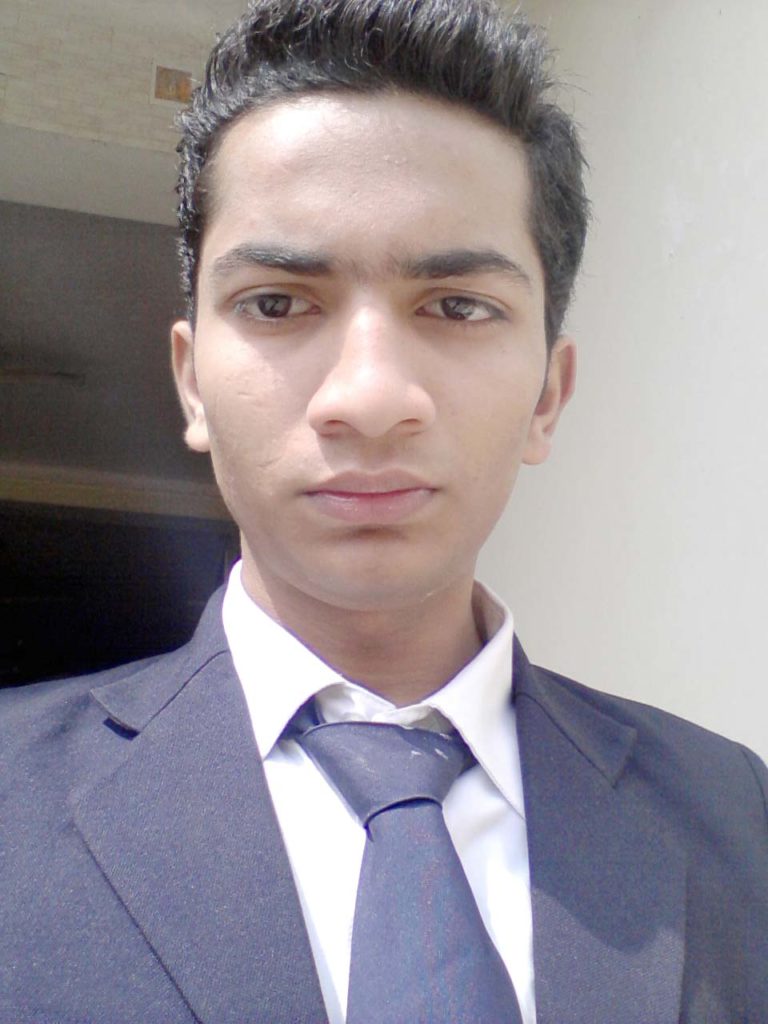 वेबसाइट बनाने वाले आशुतोष सक्सेना।