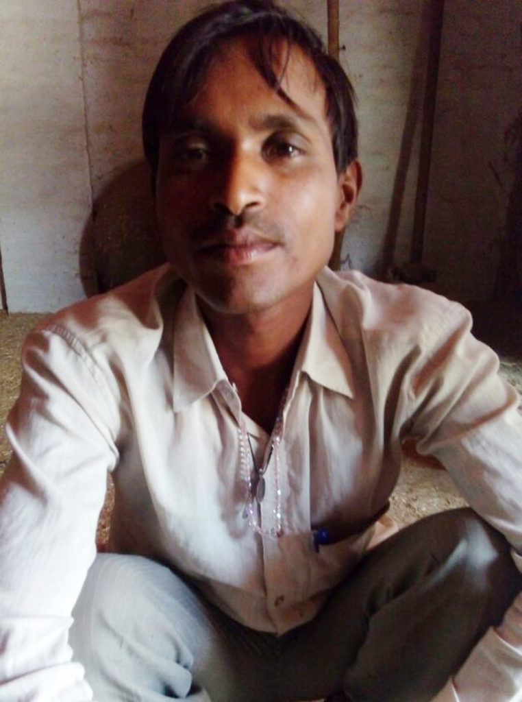 पीड़ित अभिलाख सिंह।