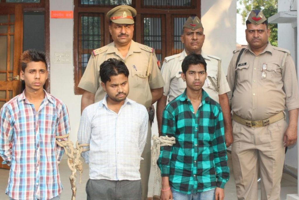 पुलिस द्वारा गिरफ्तार किये गये बदमाश।
