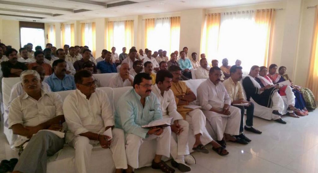 होटल एलए में बैठक में उपस्थित भाजपा नेता। 