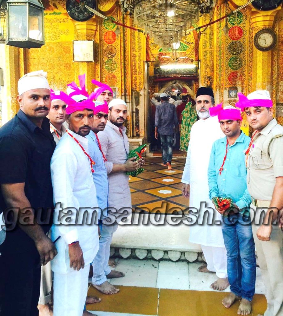 विश्व प्रसिद्ध दरगाह अजमेर शरीफ में ब्रजेश यादव।