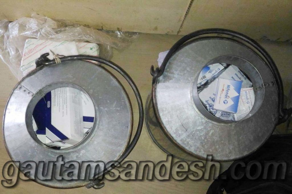 दूध की कैन में रखी दवा।