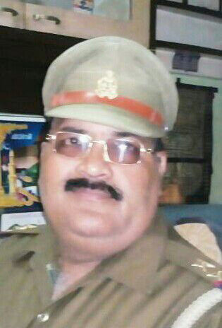 सिरफिरा व दबंग दारोगा अशोक कुमार यादव